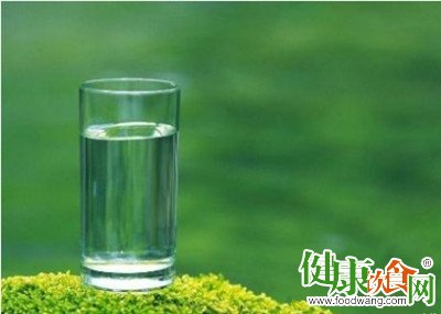 让宝宝爱上喝白开水的几种方法