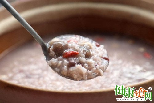 美白润肤美食:红豆薏米二麦粥